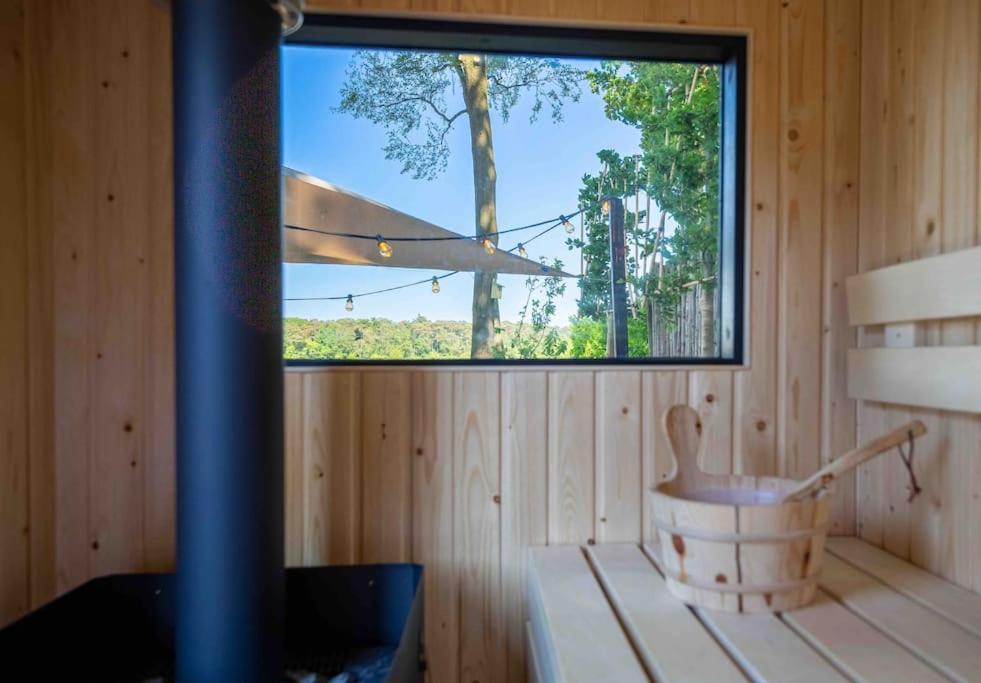 86, Bed & Outdoor Wellness - Sauna, Hottub, Icebath & Outdoor Shower Included! Ойстервейк Екстер'єр фото